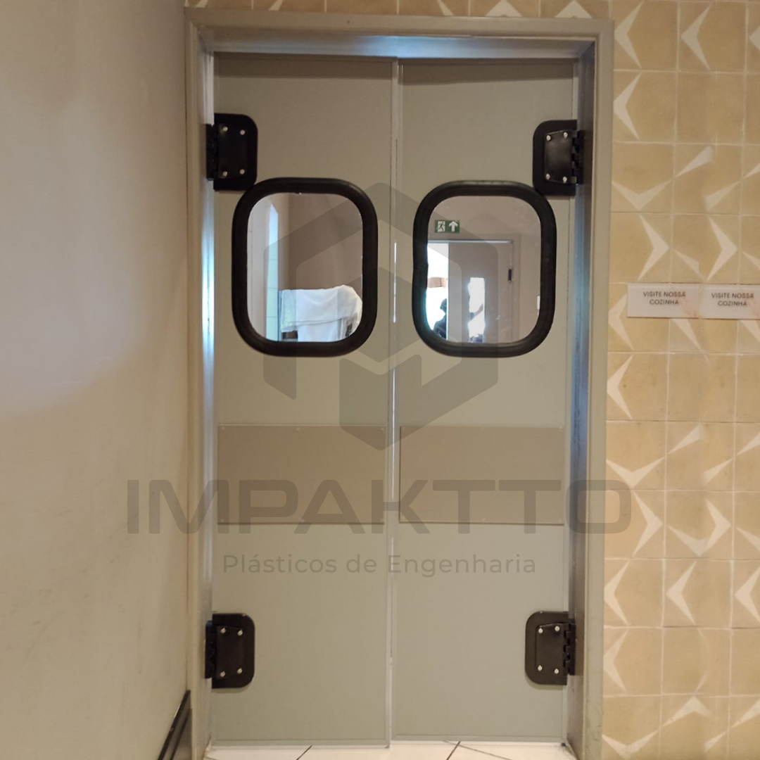 Portas Vai e Vem Sem Vedação